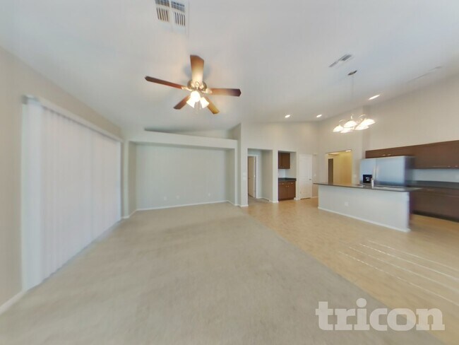 Foto del edificio - 1502 E Mayfield Dr
