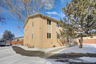 Building Photo - 1331 Merl Pl