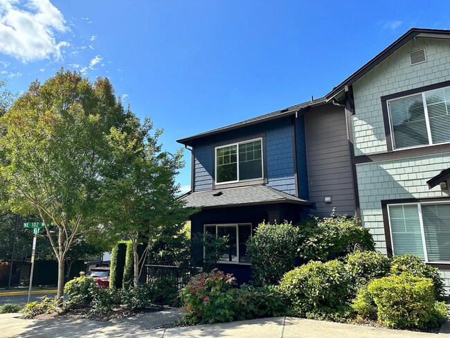 Foto del edificio - Bright & Modern 3BR Redmond End-Unit Townh...