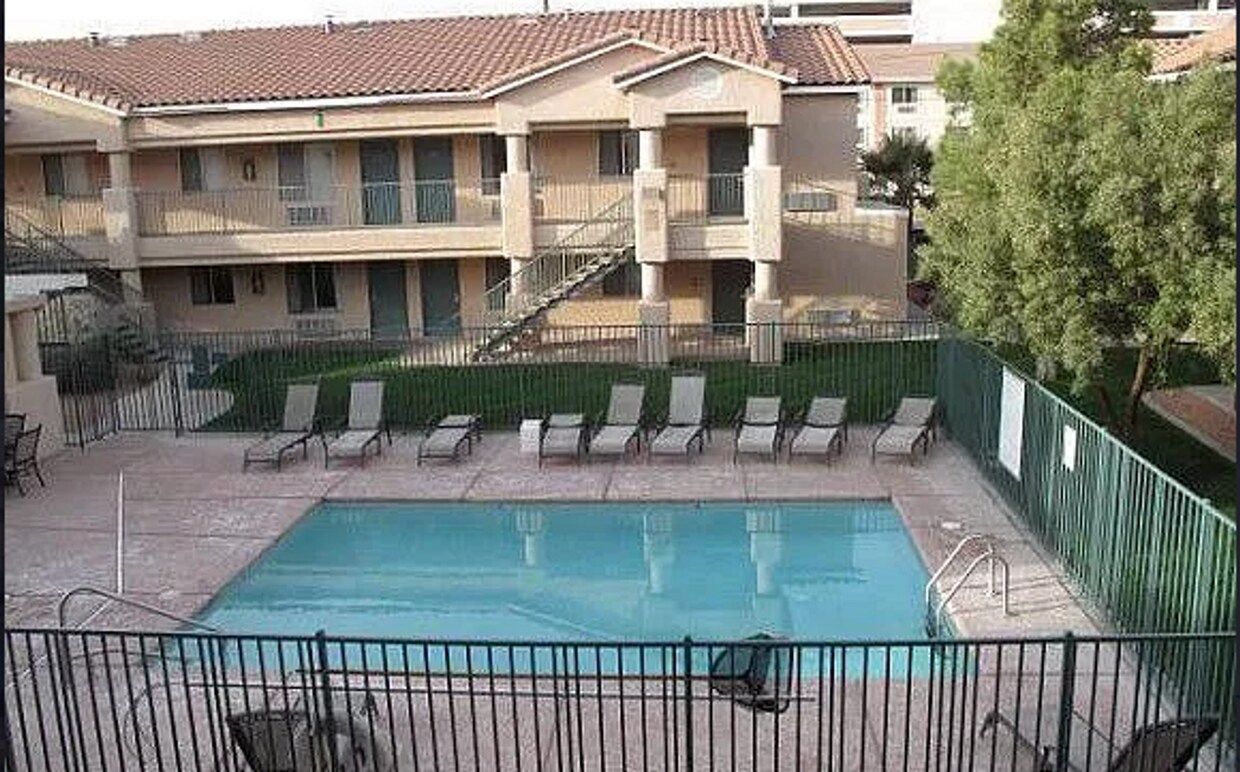 Primary Photo - --Furnished Smokey Lane, Upper Level Studio--