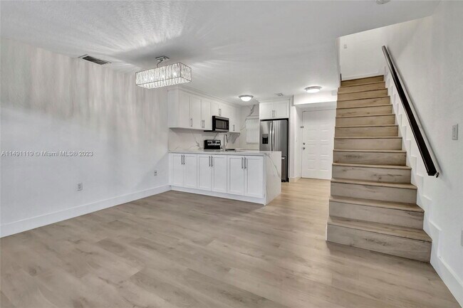 Foto del edificio - 3130 Bird Ave