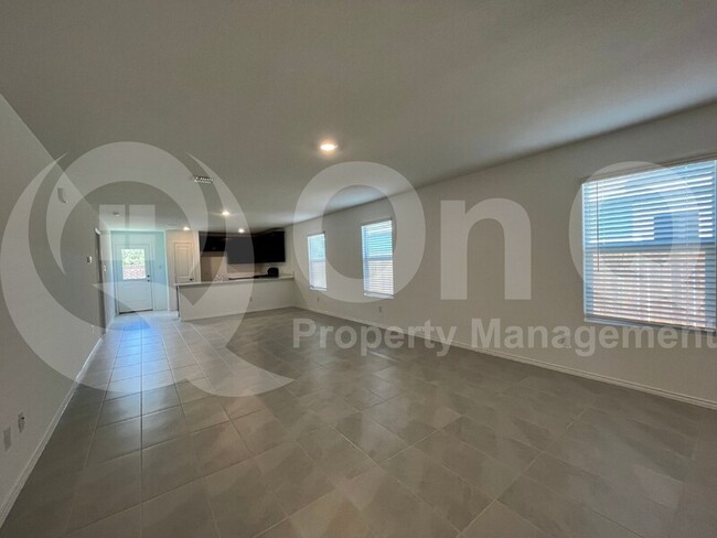 Foto del edificio - 7717 Lindheimer Ln