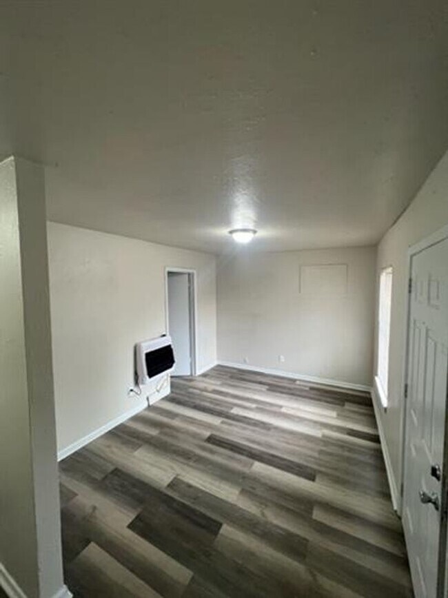 Foto del edificio - Perfect 1 bed unit located within walking distance of Woodson Park