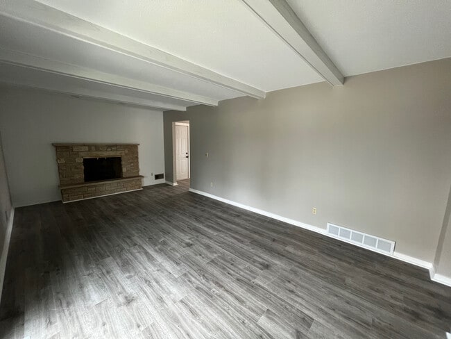 Building Photo - 2017 21st Ave NW