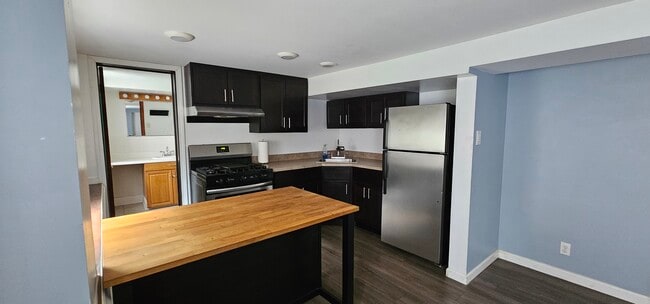 Foto del edificio - 3520 N Narragansett Ave