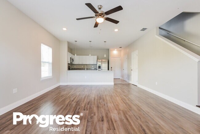 Building Photo - 118 Eleven Oaks Cir