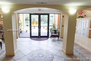 Building Photo - 9340 Fontainebleau Blvd