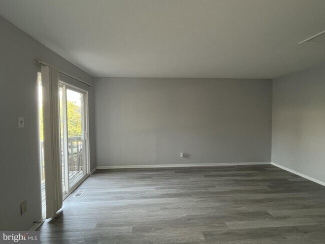 Foto del edificio - 18451 Stone Hollow Dr