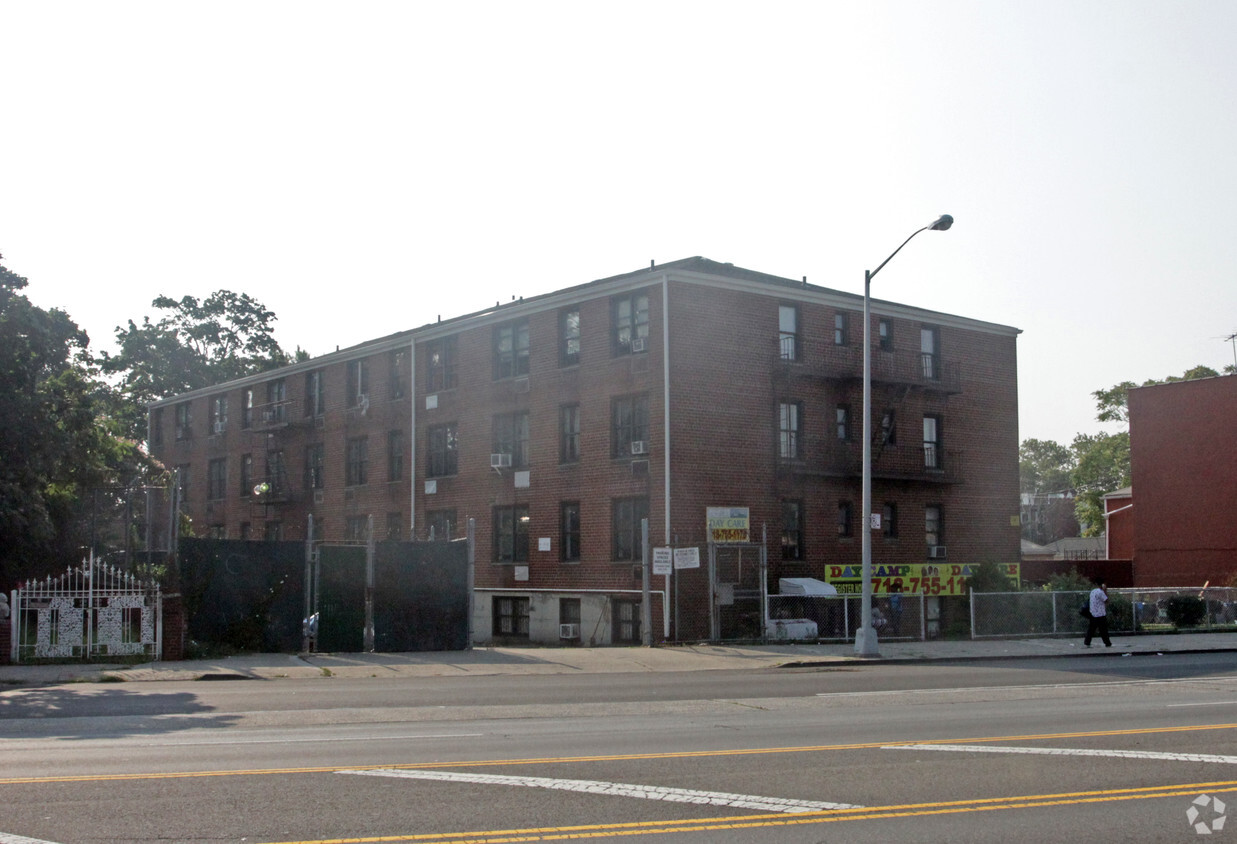 5733 Kings Highway - 5733 Kings Hwy