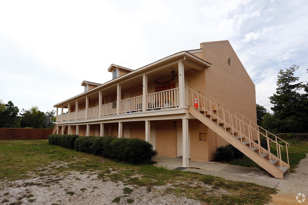 Foto principal - 209 Iberville Dr