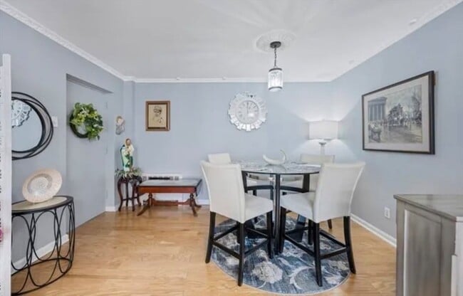 Building Photo - 8 Juniper St