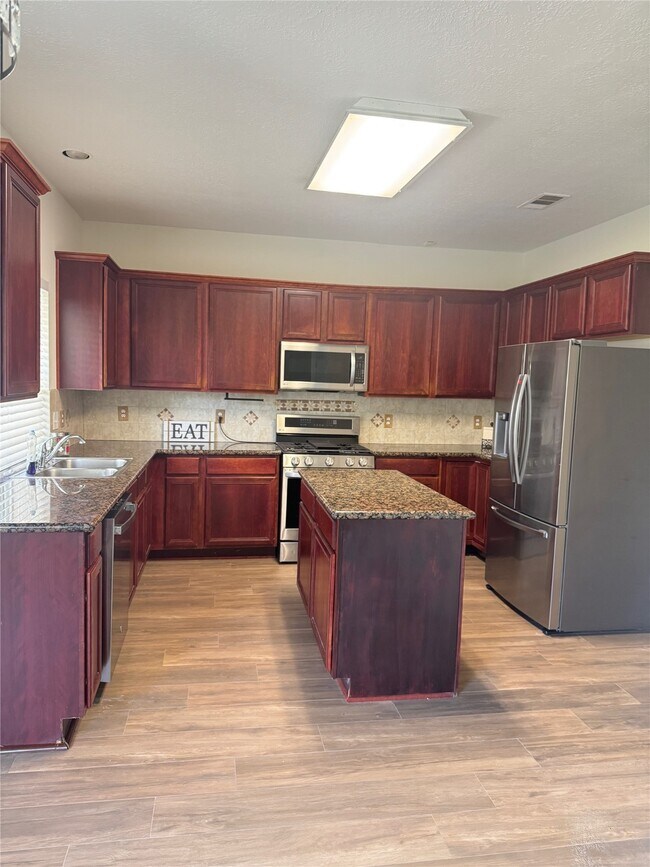 Foto del edificio - 16655 Broadoak Grove Ln