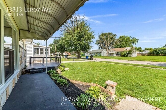 Foto del edificio - 13813 Leroy Ave