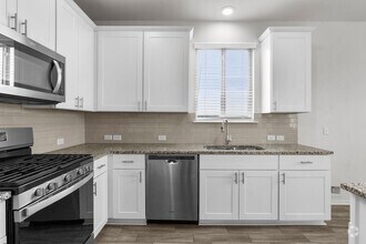 Building Photo - 10202 Buckskin Horse Wy