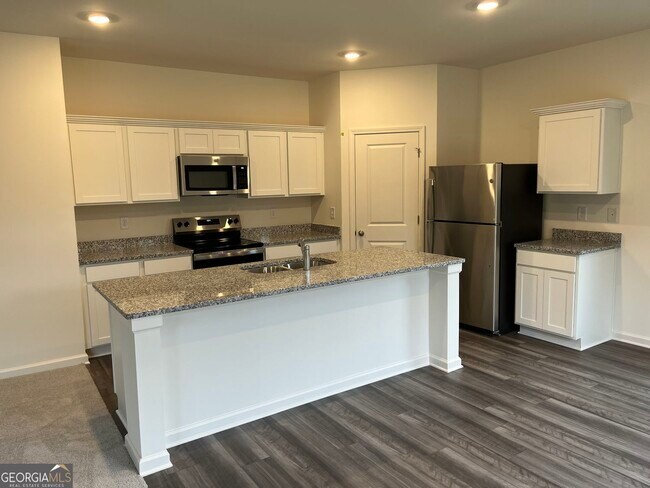 Foto del edificio - 7650 Saffron Ave