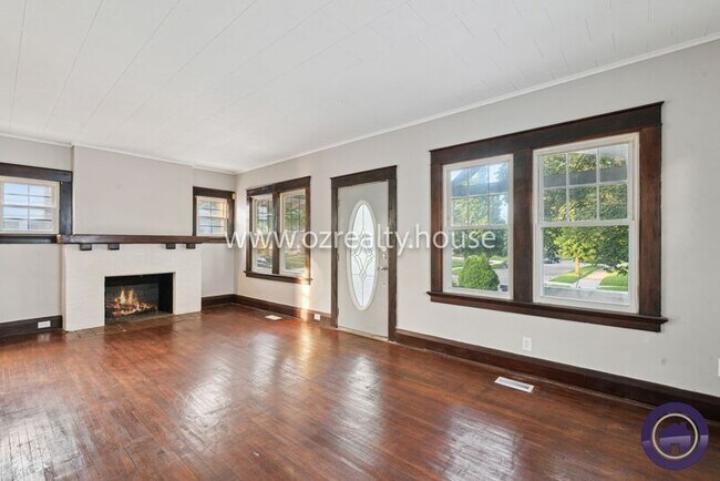 Foto del edificio - 1525 Waverly Ave
