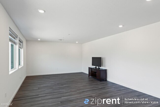 Foto del edificio - 5 br, 3 bath House - 994 Pipit St, Lathrop...