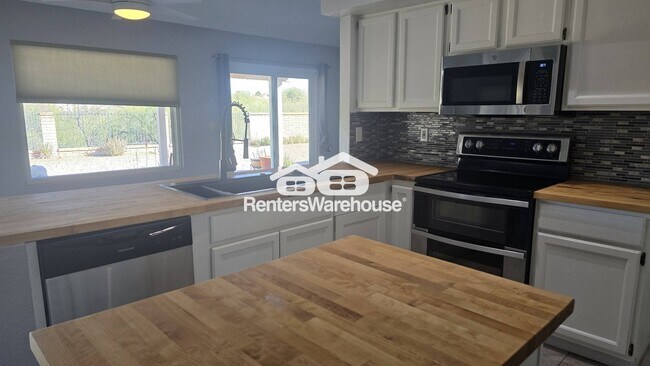 Building Photo - 2693 W Calle De Dalias