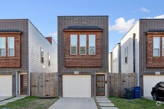 Building Photo - 2224 Dyson St