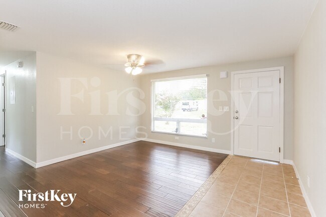 Foto del edificio - 447 W Clermont Dr