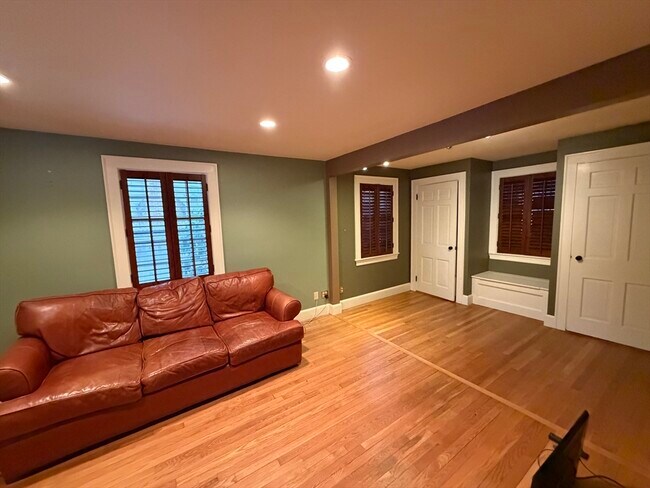 Foto del edificio - 31 Fells Rd