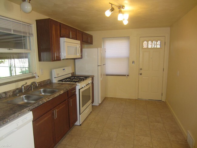 Building Photo - 1212 McNeilly Ave