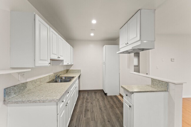 Foto del edificio - 5738 Woodman Ave