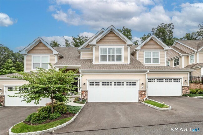 Foto del edificio - 18 Hunting Ridge Ln