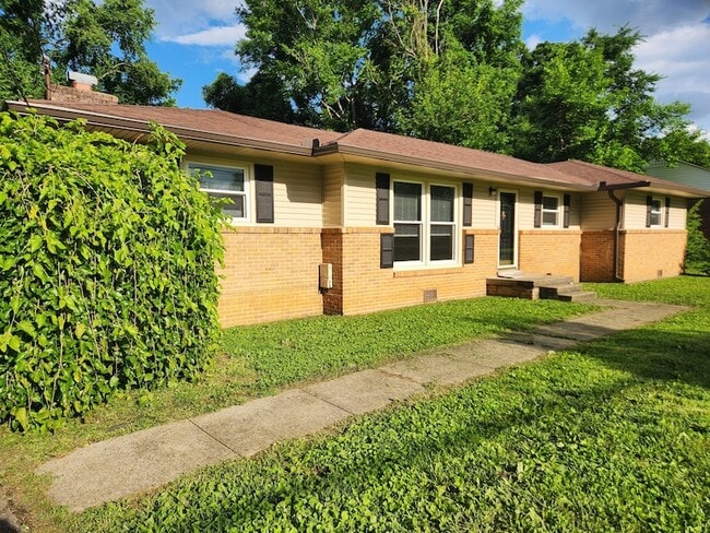 Building Photo - 1306 White Blvd