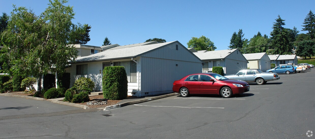 Building Photo - Birchwood Court
