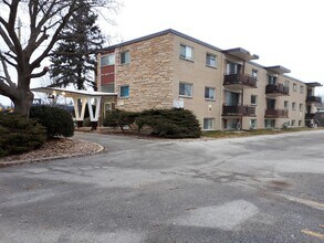 Building Photo - 1340 Colborne Rd