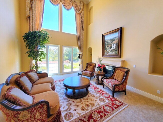 Building Photo - 3223 Castelli Dr