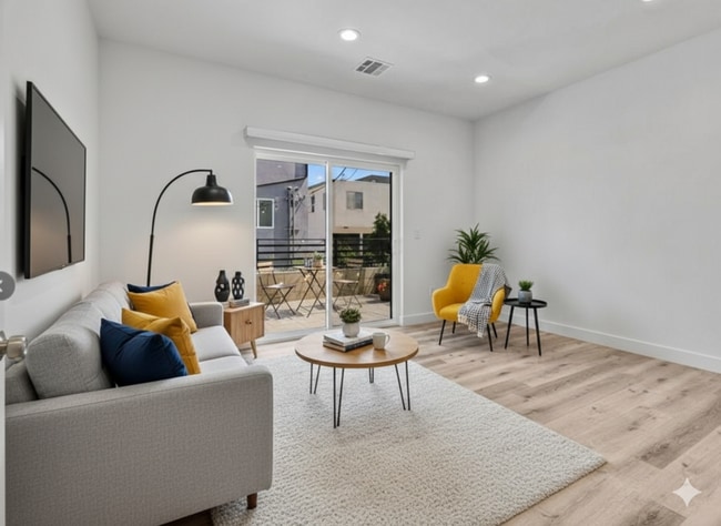 Building Photo - 4643 1/2 W. 18th