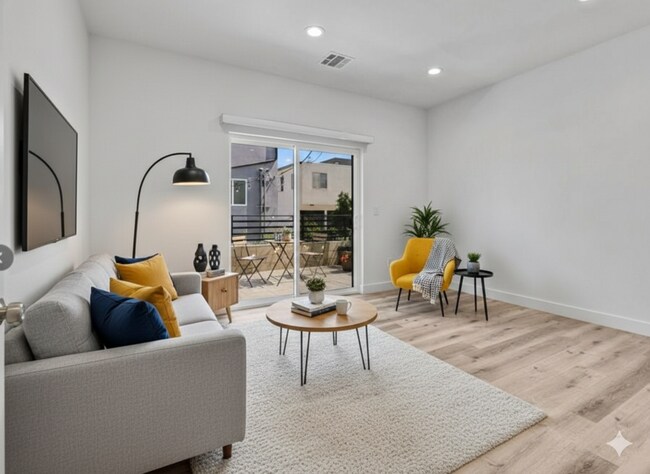 Foto del edificio - 4647 W 18th St