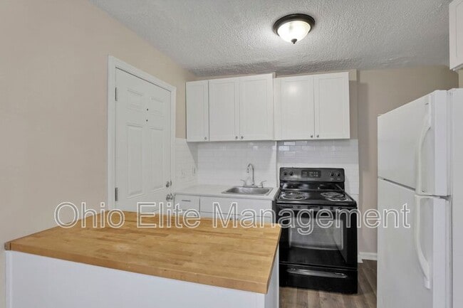 Foto del edificio - 898 Racine Ave