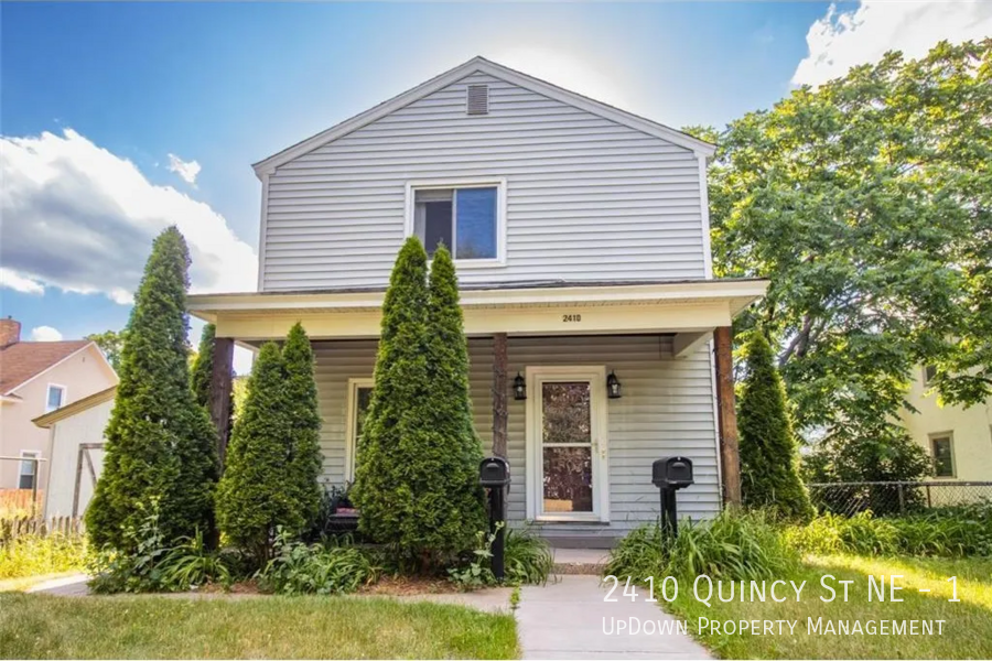 Foto principal - 2410 Quincy St NE