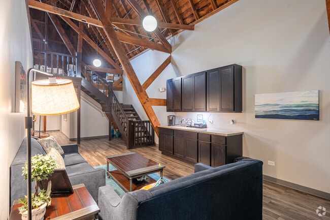 Clubhouse - Prairie Pointe Apartments
