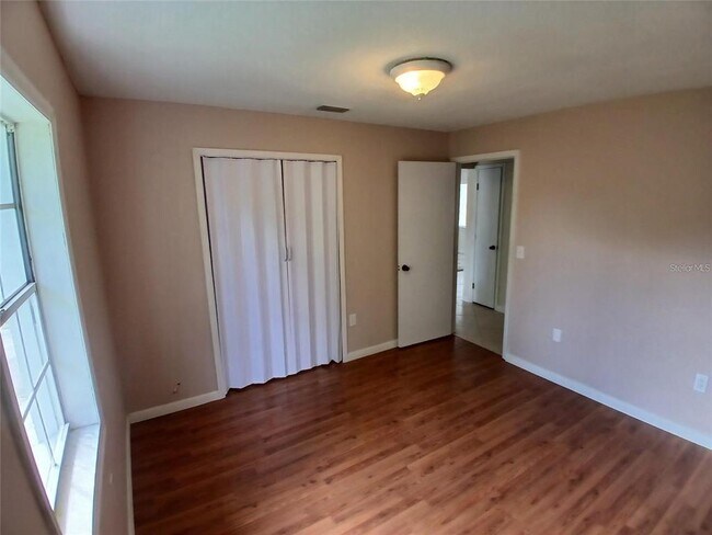 Building Photo - 308 Summer Field Dr