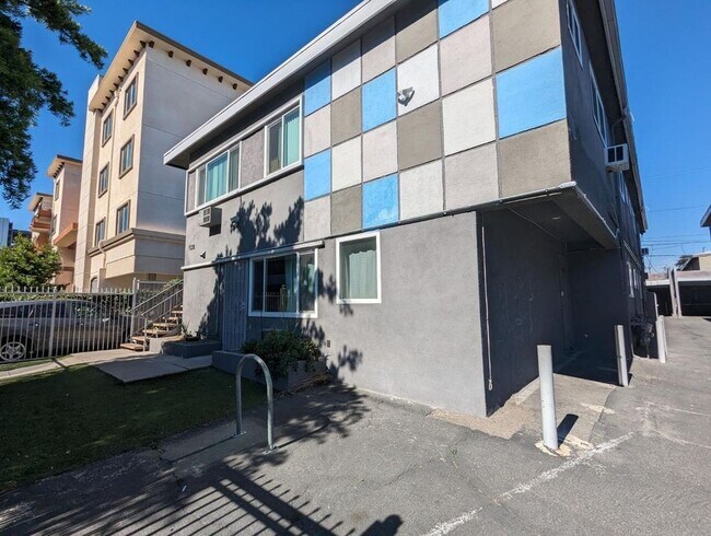 Foto del edificio - 1332 Gordon St