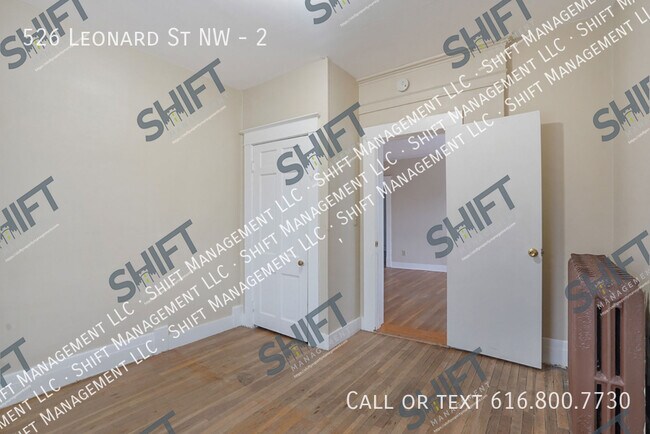 Foto del edificio - 526 Leonard St NW