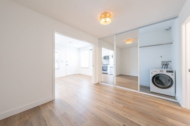 Foto del edificio - 459 S Van Ness Ave