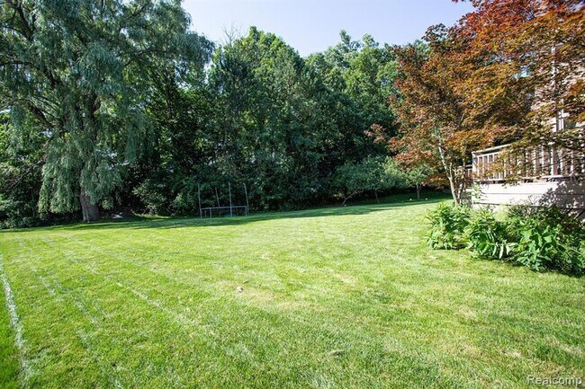 Foto del edificio - 3349 Rocky Crest Dr