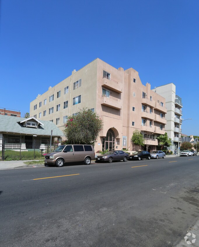 825 S Harvard Blvd - 825 S HARVARD BL