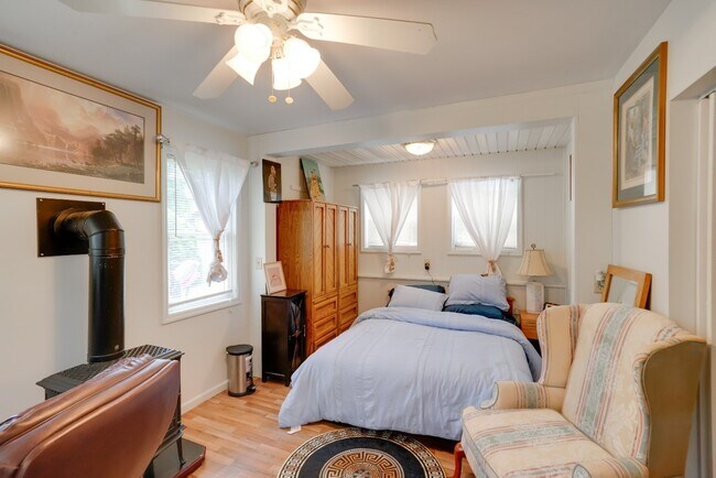 Foto del edificio - 429 W Lawrence St