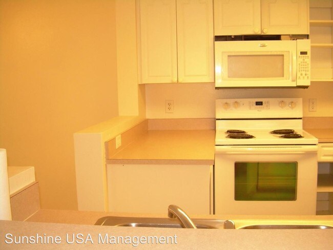 Building Photo - 409 Coconut Palm Way