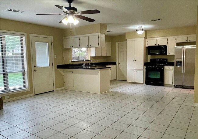 Building Photo - 10126 Metronome Dr