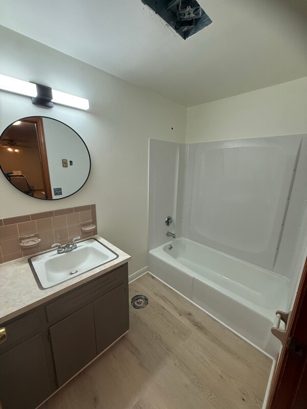 Foto del edificio - 73 Shawn Dr