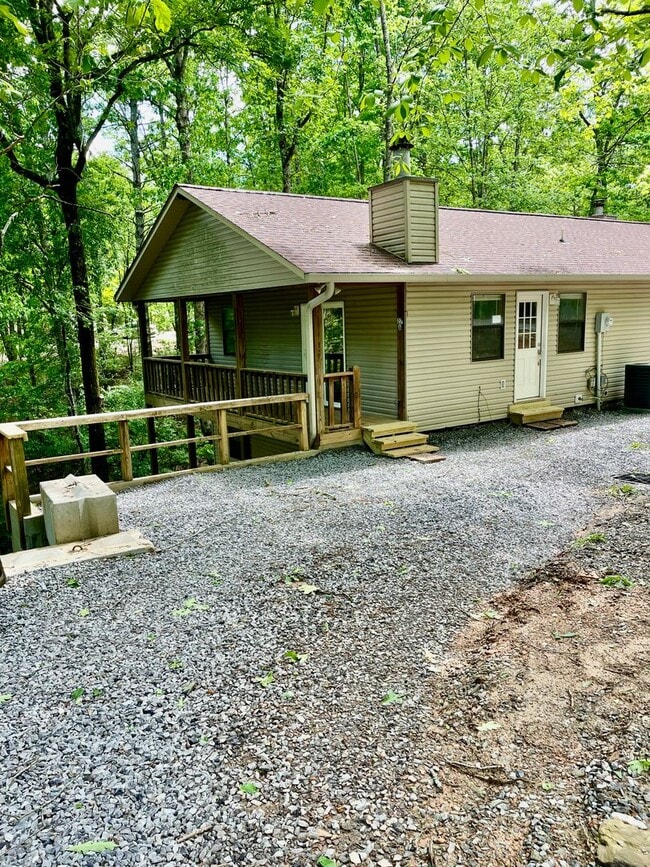 Building Photo - 27 Puma Ln