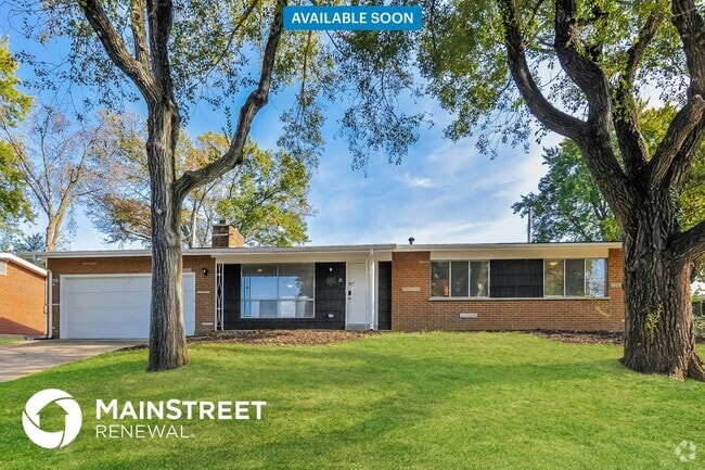 Building Photo - 21 Oakwood Dr