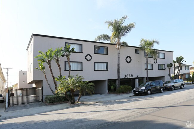 Building Photo - 3869 Tilden Ave